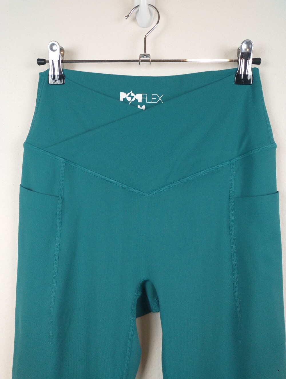 POPFLEX Crisscross Hourglass® Flared Legging with Pockets - Emerald - Picture 4 of 12